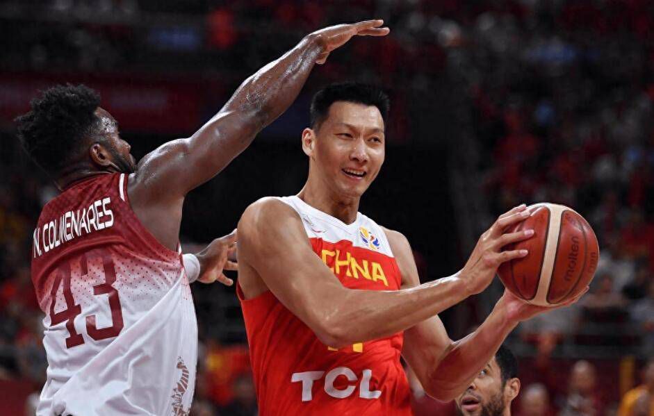 穆雷28+5约基奇26+14+8掘金终结勇士5连胜　NBA圣诞大战，勇士客场对阵掘金。
